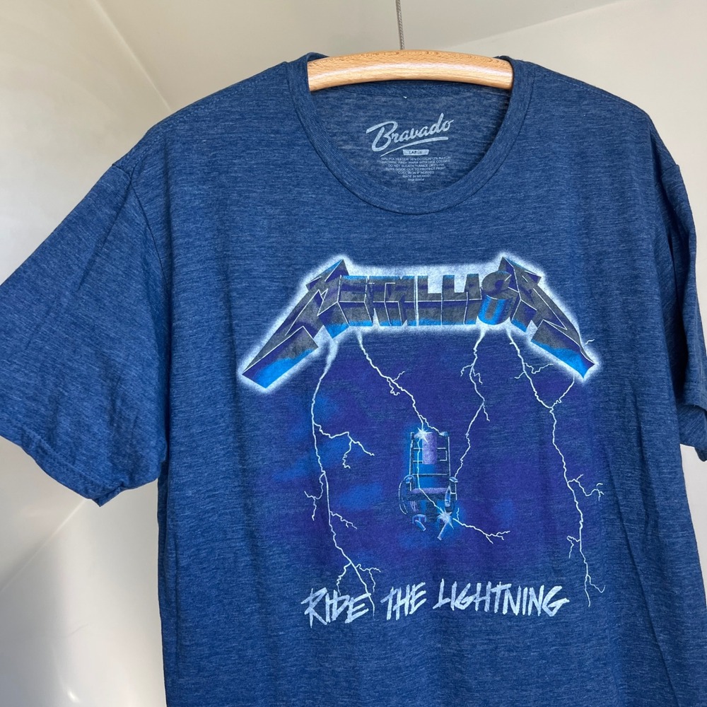 Bravado Metallica Ride the Lightning T Shirt Size Large Blue Graphic Band Tee